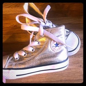 🚨SOLD🚨Toddler Size 6 Gold converse